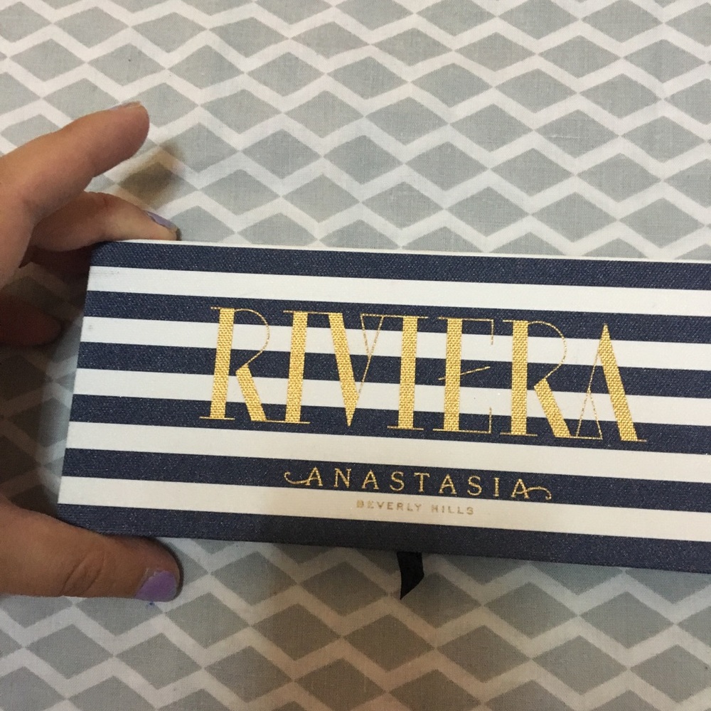 Anastasia beverly hills riviera palette
